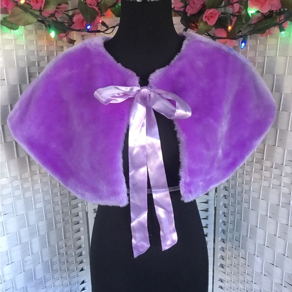 Light Purple Faux Fur Cape Capelet Lavender Lilac Amethyst NWOT - Picture 4 of 16